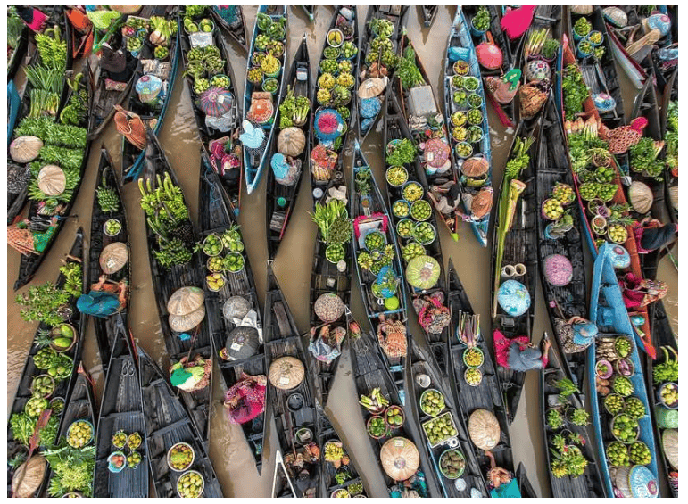 Ravensburger Floating Market Indonesia 500 Piece Jigsaw Puzzle